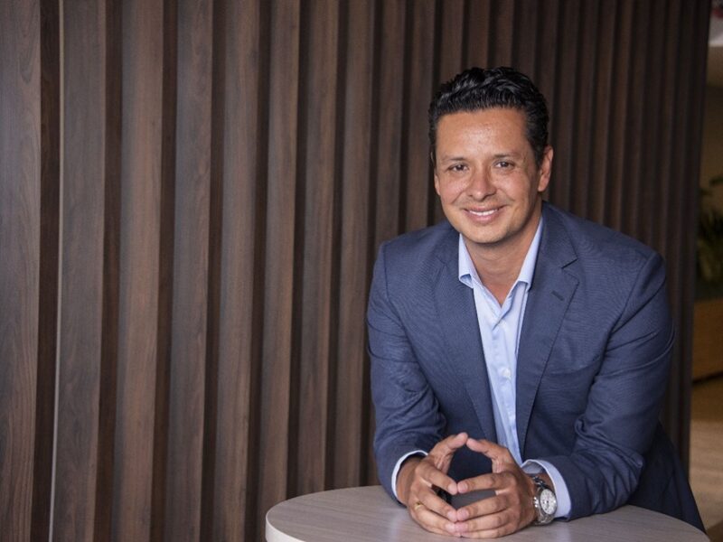 Nuevo presidente de Banco Contactar, John F. Linares Gomez.